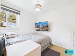 Bedroom- click for photo gallery